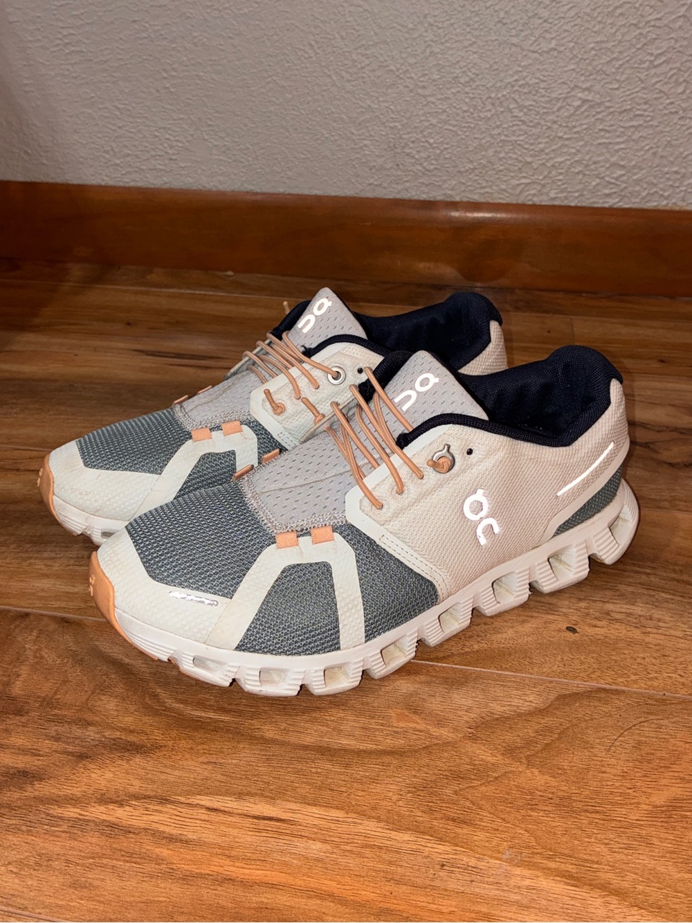 On Cloud 5 Push Women’s Athletic Running Sneaker Shoes- size 7